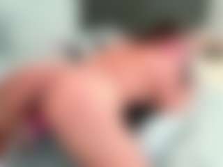 Live cam show with JessicaBannkss - Oil on Stripli.com