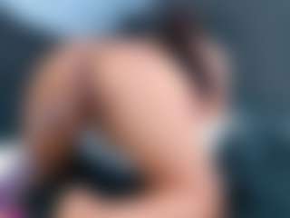 Live cam show with JessicaBannkss - Oil on Cam Slut