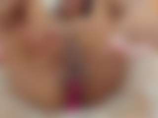 NahirKhan MILF webcam performer live streaming
