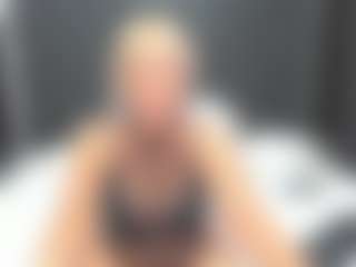 Live cam show with TaboodirtyLove - BBW MILF on instabang