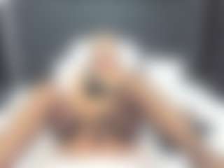 Live cam show with TaboodirtyLove - Granny Blonde Hair on StripNow