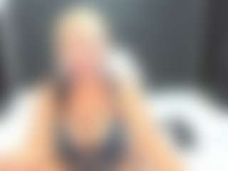 Live cam show with TaboodirtyLove - Bedroom MILF on livesuperchat.net