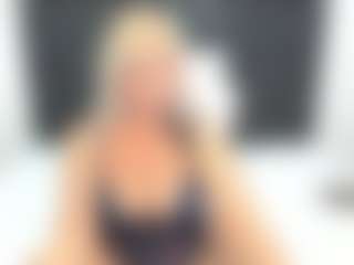 Live cam show with TaboodirtyLove - Bedroom MILF on live.xbliss.ai