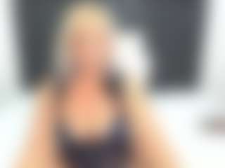 Live cam show with TaboodirtyLove - Granny Blonde Hair on live.xbliss.ai