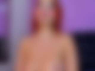 Live cam show with CandyPoppy - Brown Eyes Red Hair on Latina Girls