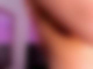 Live cam show with CandyPoppy - Shaved Pussy on realtime-chat