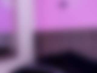 Live cam show with CandyPoppy - Shaved Pussy on Camming Site