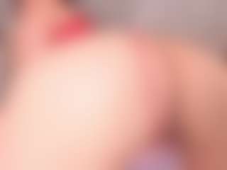 Live cam show with CintyaLeiner - Big Ass on camgirlchat.live