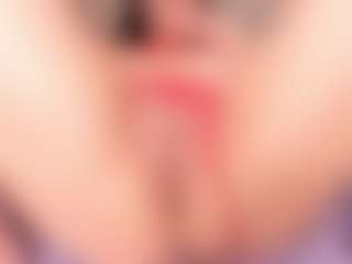 Live cam show with CintyaLeiner - Fetish on Milfs Live