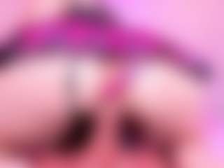 Live cam show with CintyaLeiner - Spank on sexylive.show