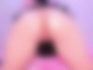 Live cam show with CintyaLeiner - Public Toys on Camsoda