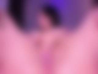 Live cam show with CintyaLeiner - Bedroom on Camsoda