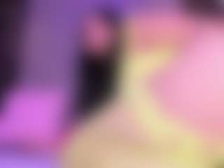 Live cam show with CintyaLeiner - Natural on Latina Girls