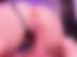 Live cam show with CintyaLeiner - Spank on SpunkLive
