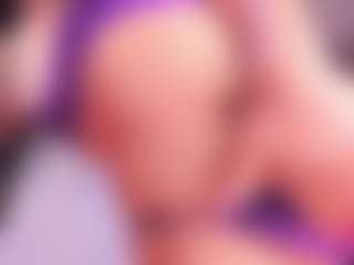 Live cam show with CintyaLeiner - Striptease on fapnchat