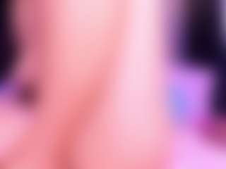 Live cam show with CintyaLeiner - Petite on Camiplay Live