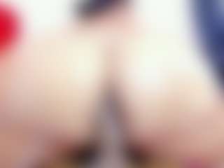 Live cam show with daniikbiigg - Tease Big Tits on CamwithHer