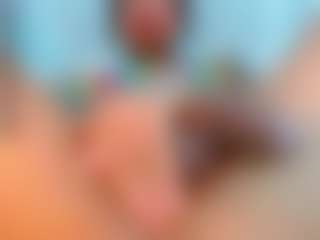 Live cam show with laura_sweet - Hazel Eyes on Gym Cam Girls