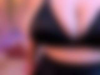Live cam show with Melissa - Ebony MILF on Hubzter Live