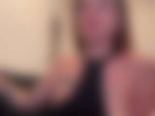 Live cam show with SteamySofia - Blowjob on Sweet Sext