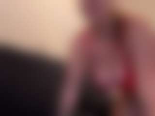 Live cam show with SteamySofia - Strip on Camsoda
