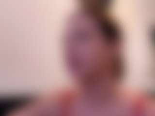 Live cam show with SteamySofia - Bedroom on xxxlivecams.org