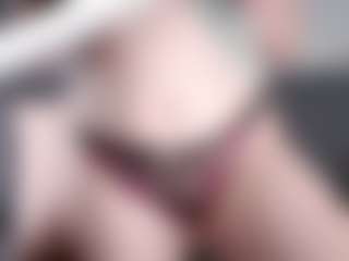 Live cam show with Samantha - BBW on TeamSkeetLive