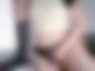 Live cam show with Samantha - Middle Aged on Camsoda