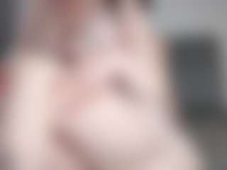 Samantha MILF webcam performer live streaming