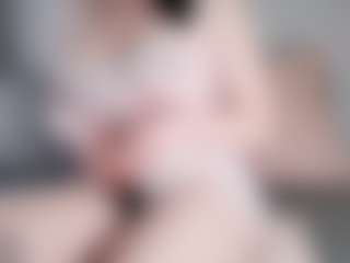 Samantha MILF webcam performer live streaming