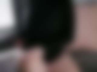 Live cam show with Samantha - Camel Toe on milfzrlive.com