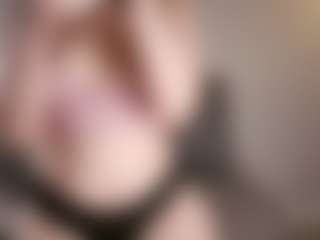 Live cam show with Samantha - Fingering MILF on Hubzter Live