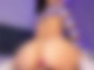 Live cam show with Pau_live - Slender on Camsoda
