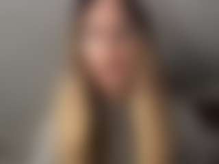 Spettacolo in cam dal vivo con LeMilf - Public su Camsoda