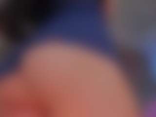 Live cam show with Annie - Solo on live18s.com