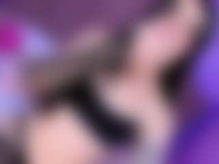 EvaaMooree's Live Sex Cam Show