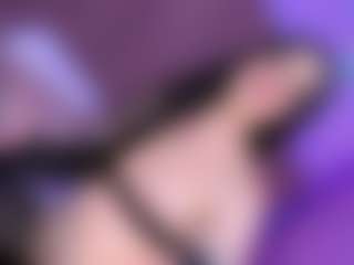 EvaaMooree's Live Sex Cam Show
