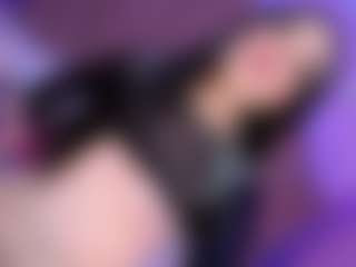 EvaaMooree's Live Sex Cam Show