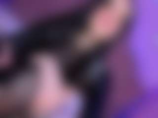 EvaaMooree's Live Sex Cam Show