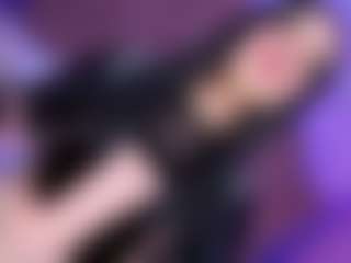 EvaaMooree's Live Sex Cam Show