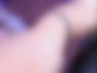 EvaaMooree's Live Sex Cam Show