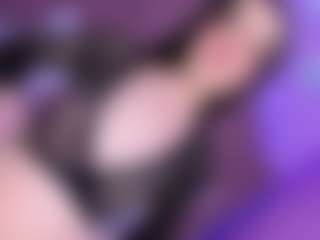 EvaaMooree's Live Sex Cam Show