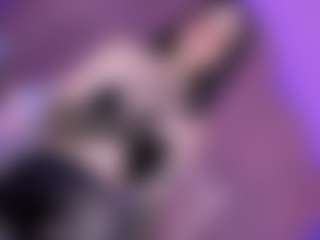 EvaaMooree's Live Sex Cam Show