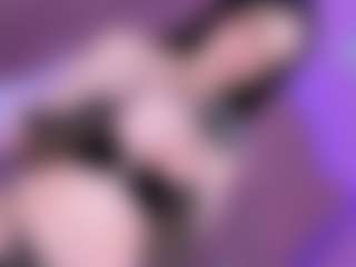 EvaaMooree's Live Sex Cam Show