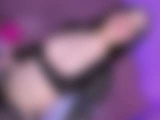 EvaaMooree's Live Sex Cam Show