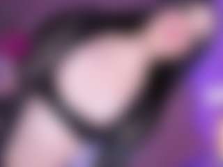 EvaaMooree's Live Sex Cam Show
