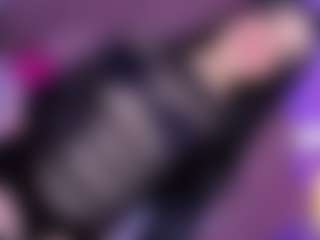 EvaaMooree's Live Sex Cam Show