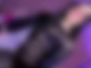 EvaaMooree's Live Sex Cam Show