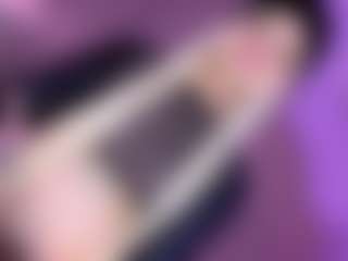 EvaaMooree's Live Sex Cam Show