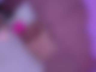 EvaaMooree's Live Sex Cam Show